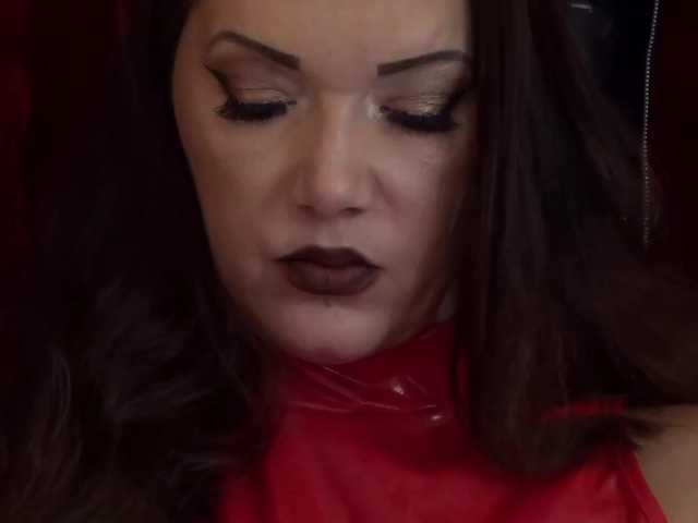 NicoleSinn live cam on BongaCams