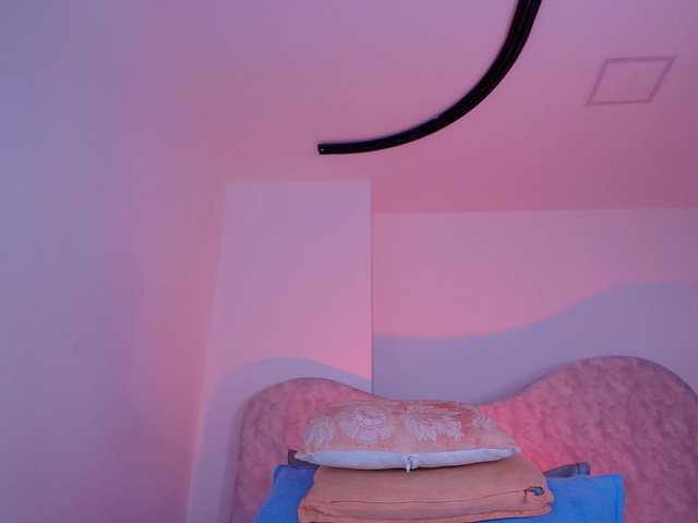 naomi-k live cam on BongaCams
