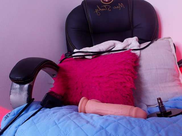 naomi-k live webcam show