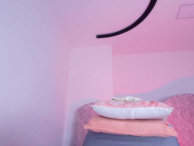 naomi-k live cam on BongaCams