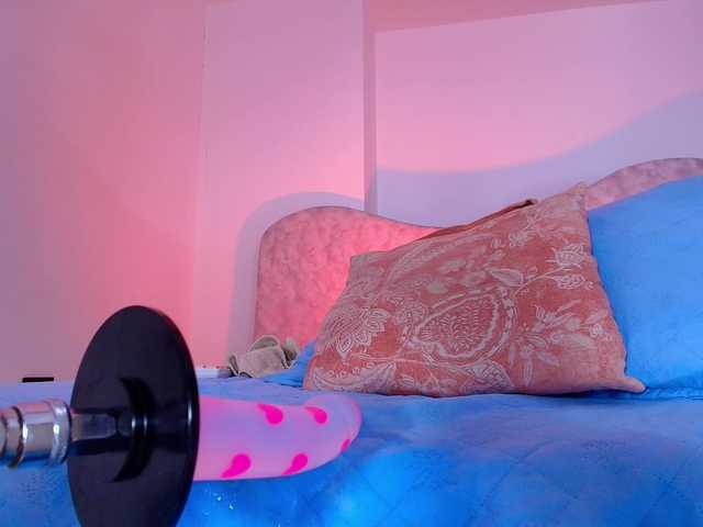 naomi-k live cam on BongaCams