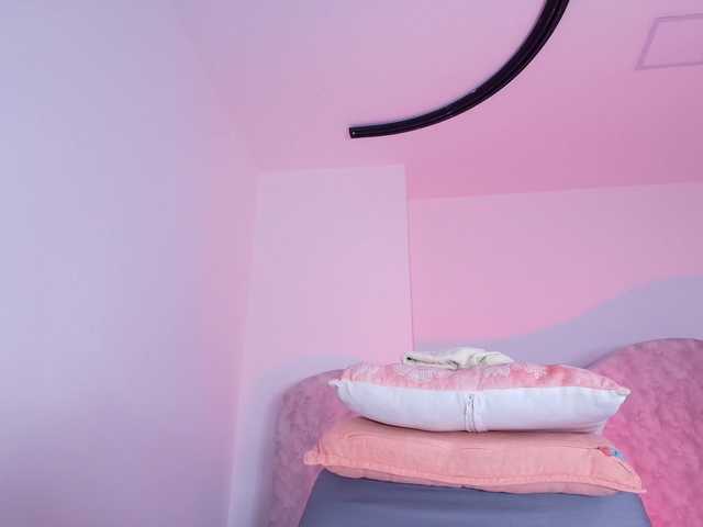 naomi-k live cam on BongaCams