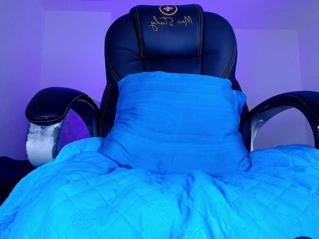 naomi-k webcam