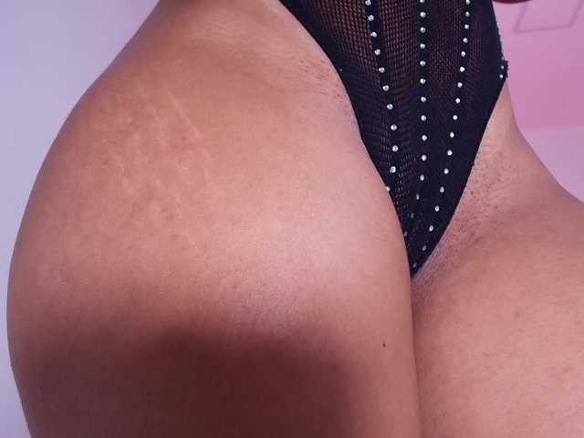 naomi-k Live Cam on BongaCams