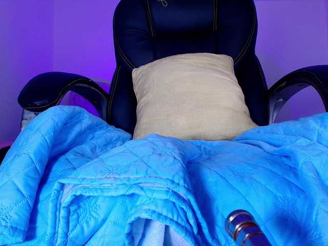 naomi-k's BongaCams show and profile