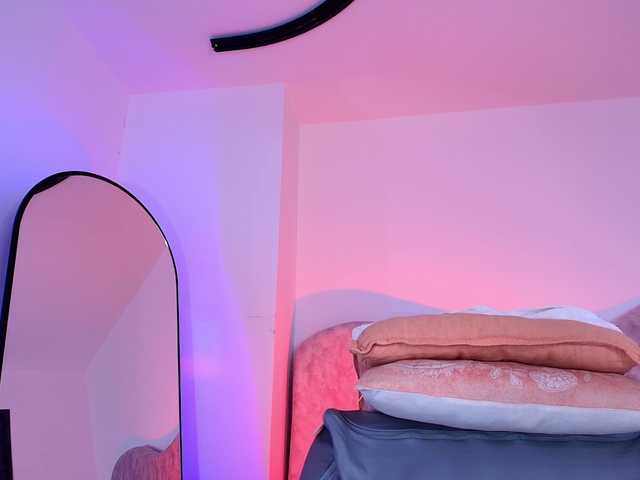 naomi-k live cam on BongaCams