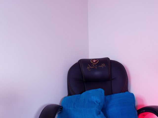 naomi-k live cam on BongaCams