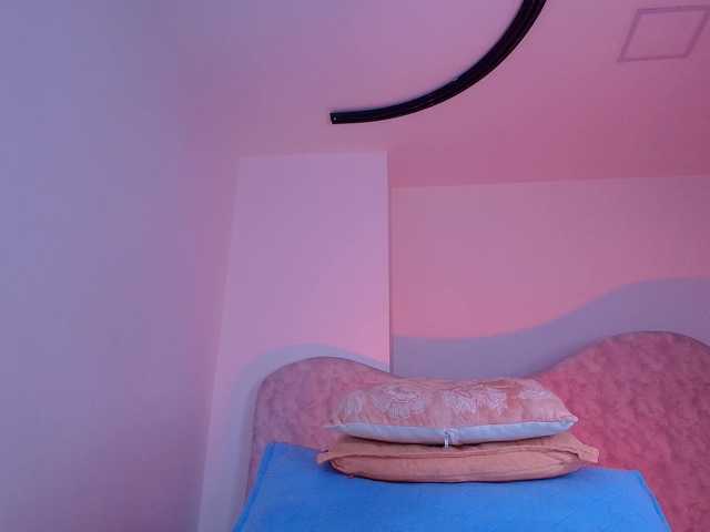 naomi-k live cam on BongaCams