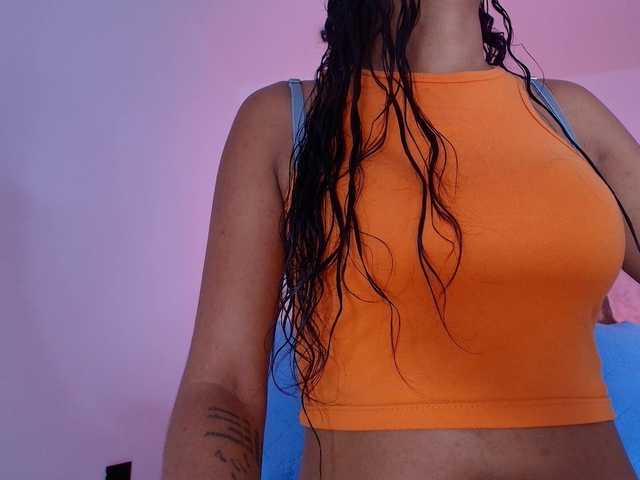 naomi-k live cam on BongaCams