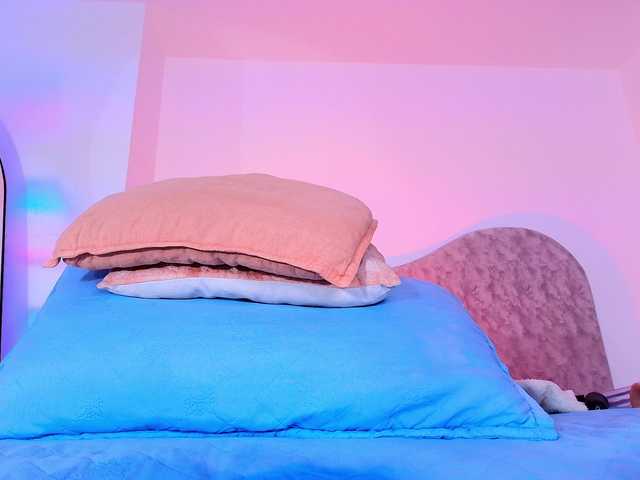 naomi-k live cam on BongaCams