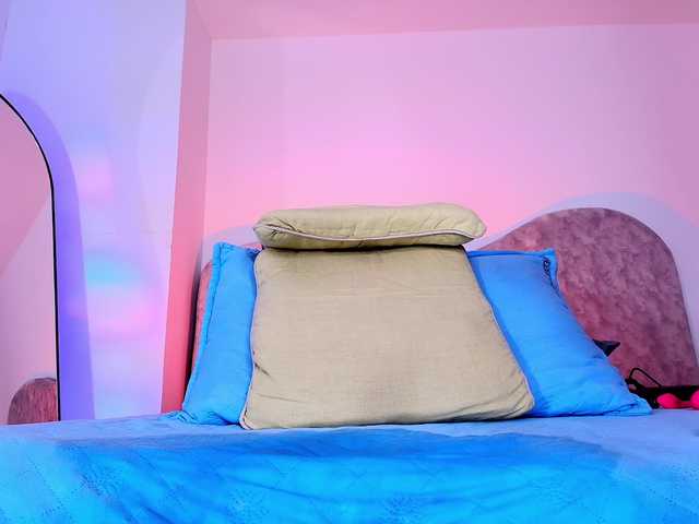 naomi-k live cam on BongaCams
