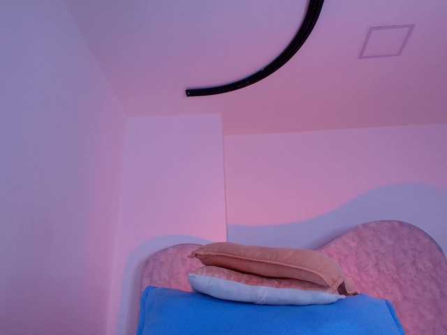 naomi-k live cam on BongaCams