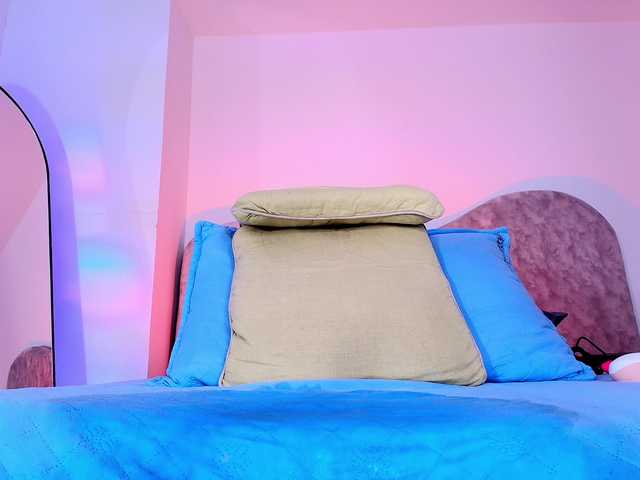 naomi-k live cam on BongaCams
