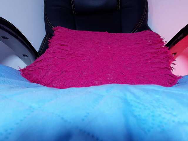 naomi-k live cam on BongaCams
