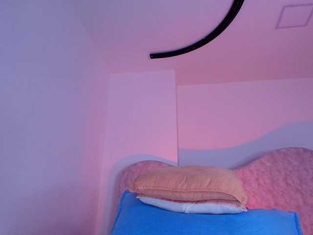 naomi-k live cam on BongaCams