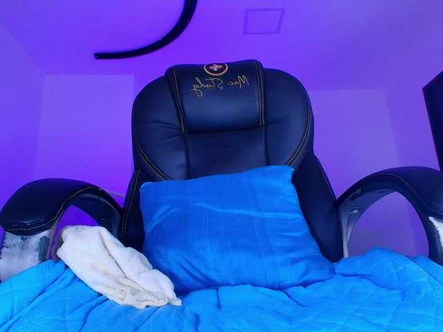 naomi-k live cam