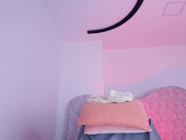 naomi-k live cam on BongaCams