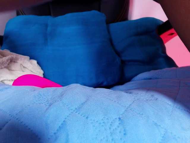 naomi-k live cam on BongaCams