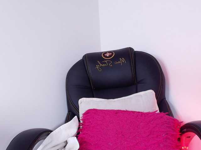 naomi-k live webcam show