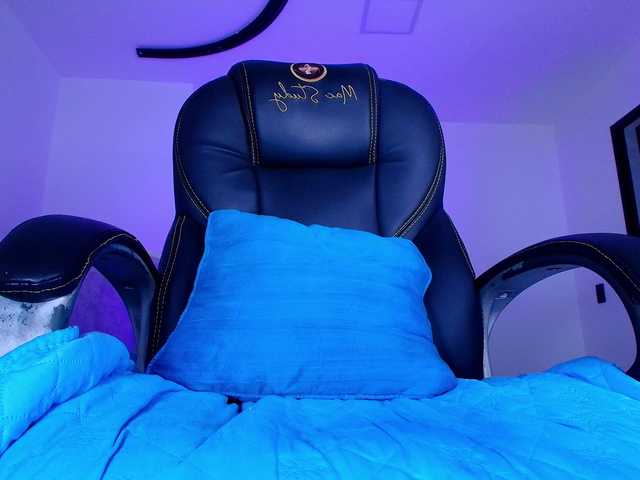 naomi-k webcam