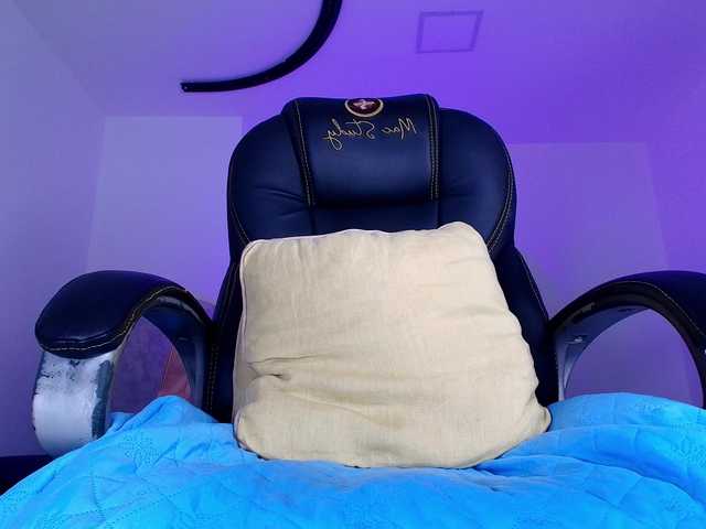 naomi-k's BongaCams show and profile