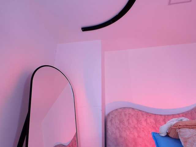 naomi-k live cam on BongaCams