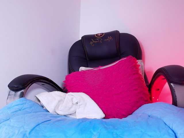naomi-k live webcam show