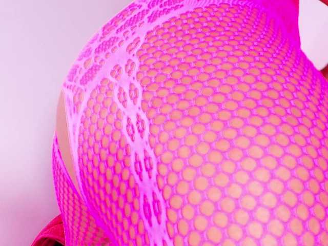 naomi-k live cam on BongaCams