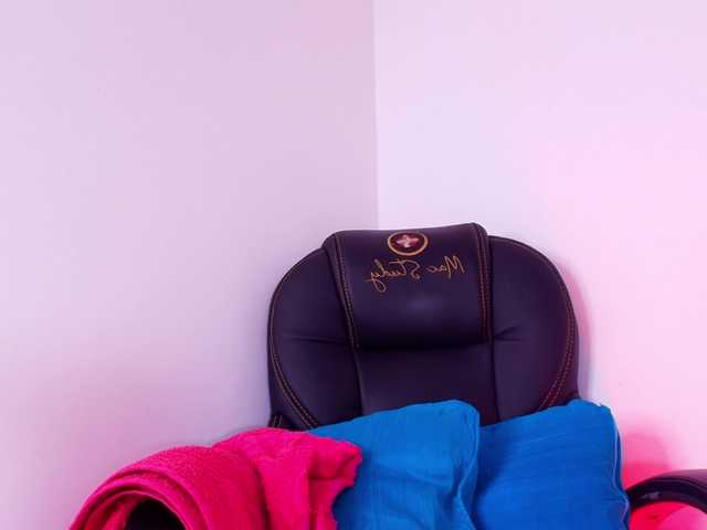 naomi-k live cam on BongaCams