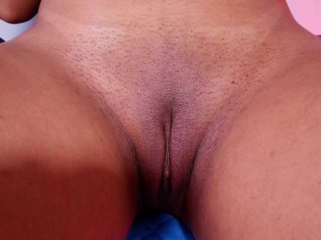 naomi-k live cam on BongaCams