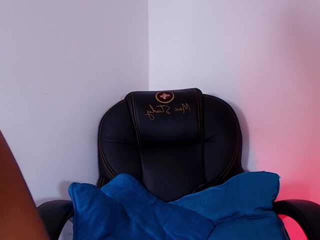 naomi-k live cam on BongaCams