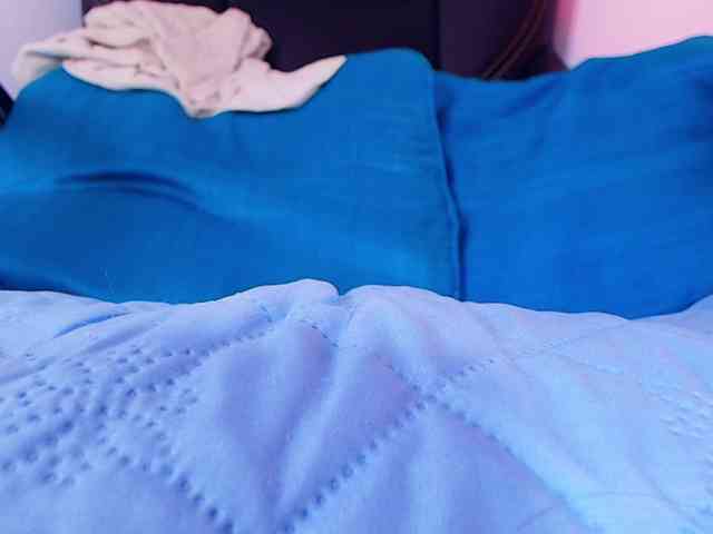 naomi-k webcam