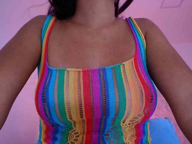 naomi-k webcam