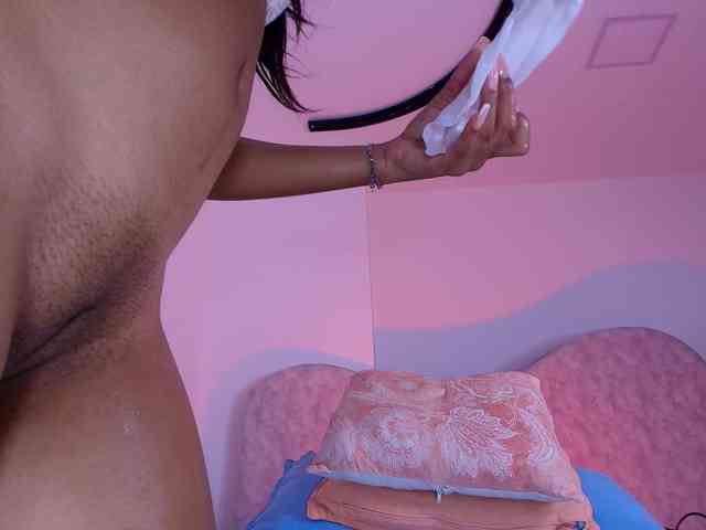 naomi-k webcam