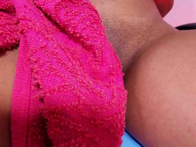 naomi-k webcam