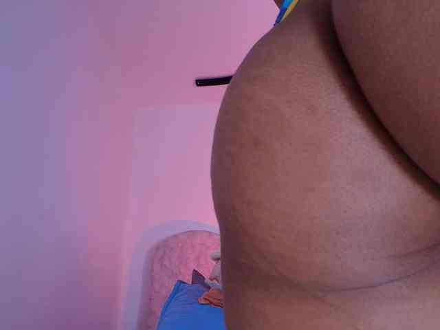 naomi-k webcam