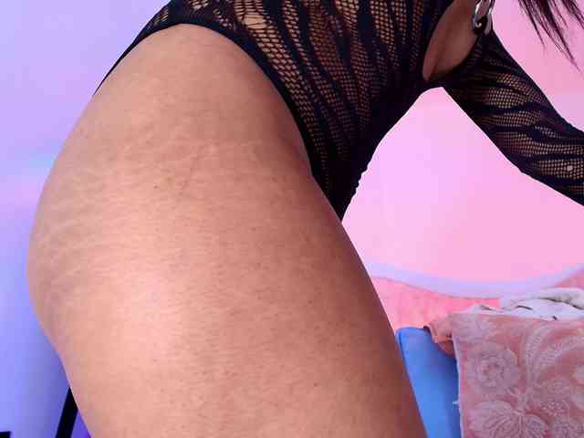 naomi-k webcam