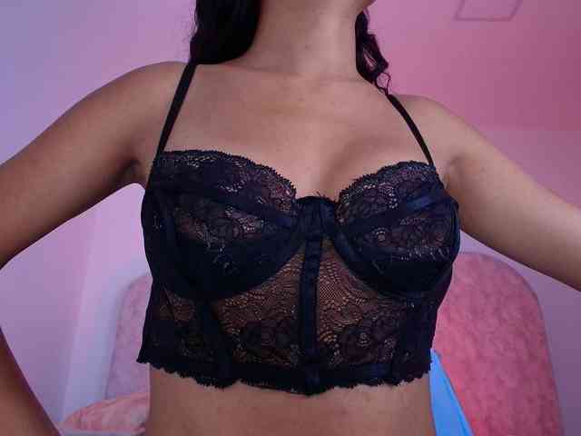 naomi-k webcam