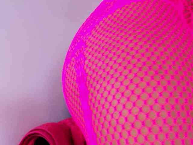 naomi-k webcam