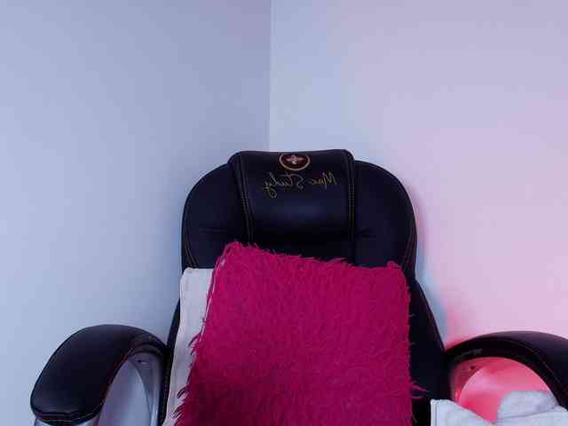 naomi-k webcam