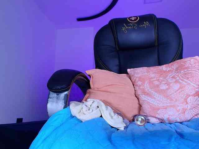 naomi-k webcam