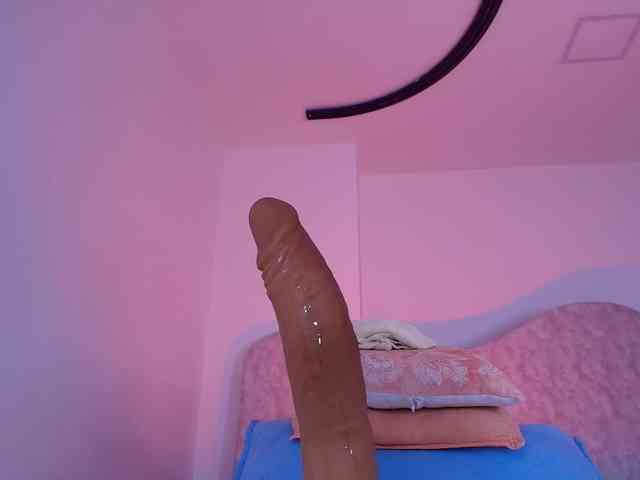 naomi-k webcam