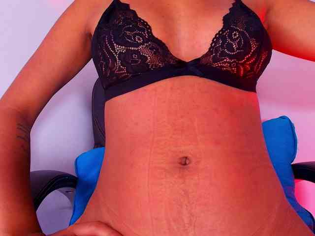 naomi-k webcam