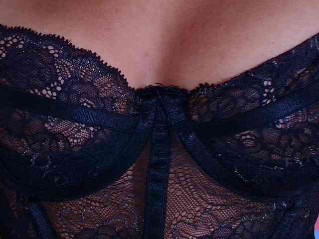 naomi-k webcam