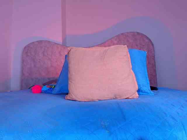 naomi-k Live Webcam on BongaCams