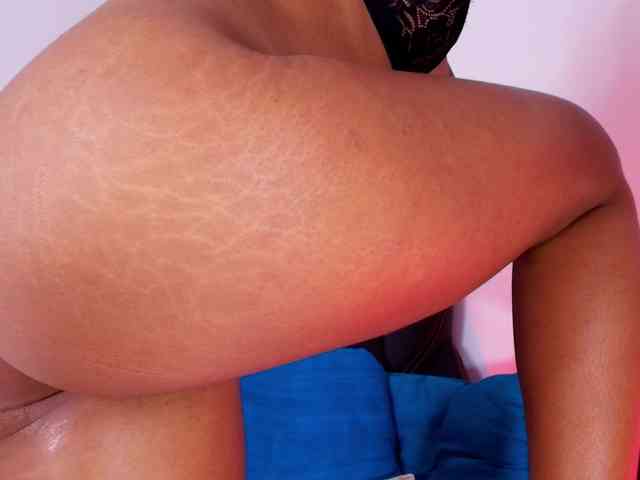naomi-k webcam