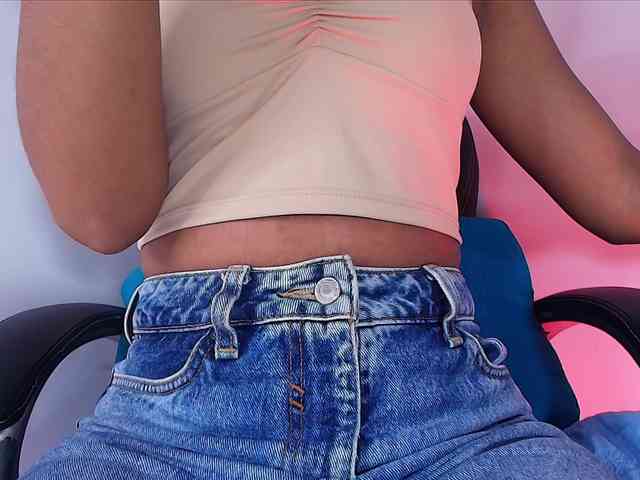 naomi-k webcam