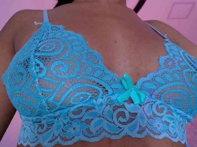 naomi-k webcam