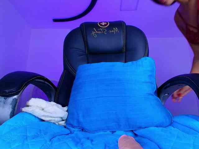 naomi-k webcam