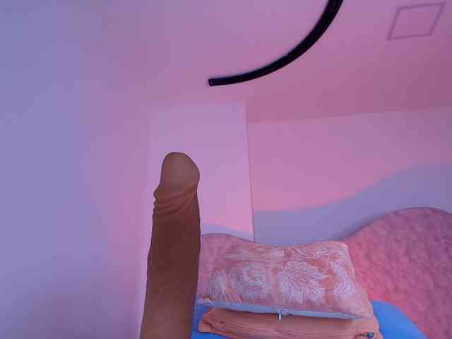 naomi-k webcam